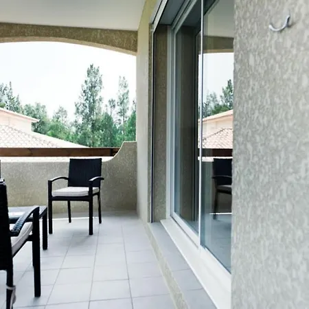 Le Jardin D'alzetu Apartment